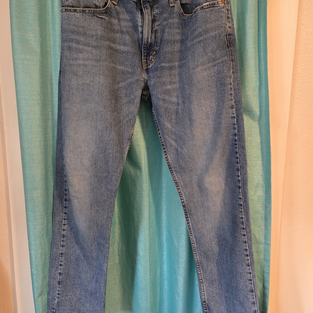 Levi's Classic Blue Jeans - Picture 2 of 4